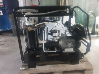 Κοχλιοφόρος 15 -20 Hp/15 bar  La Padana Αεροσυμπιεστής με 2 χρόνια εγγύηση και σέρβις-thumb-1
