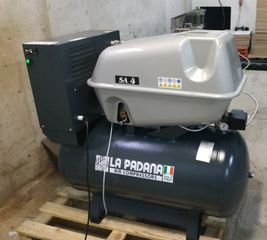 Κοχλιοφόρος 3 -4 Hp μονοφασικός Αεροσυμπιεστής καινούργιος με 2 χρόνια εγγύηση και σέρβις-thumb-1