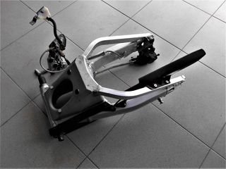 Suzuki GSXR1300 Hayabusa 1999-2007 Ψαλίδι και δάγκανα φρένου πίσω σαν καινουρια!!! 