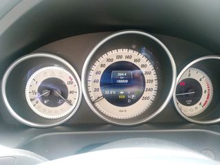 Mercedes-Benz E 220 2015-thumb-6