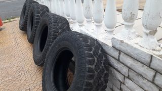 GOODYEAR / BF GOODRICH (315/70/17)-thumb-3
