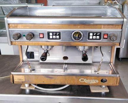 Επαγγελματική Μηχανή καφέ εσπρέσσο