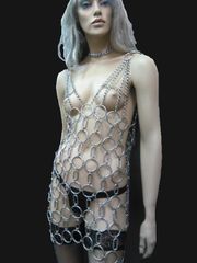 BDSM Γυναικείο φόρεμα με κρίκους και με αλυσίδες στο στήθος