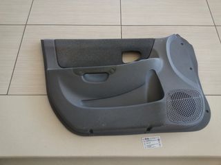 ΤΑΠΕΤΣΑΡΙΑ ΠΟΡΤΑΣ ΕΜΠΡΟΣ ΑΡΙΣΤΕΡΑ (82301-25140) 5ΗΒ HYUNDAI ACCENT 1999-2003