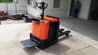 BT 2013  TOYOTA LPE240-thumb-1