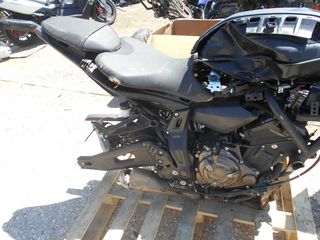 YAMAHA MT-07-thumb-1