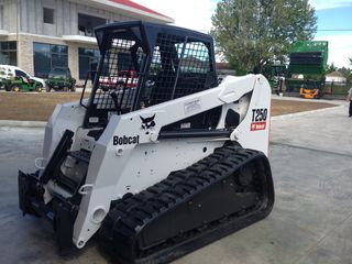 Φορτωτάκι Bobcat 2005 T250-thumb-1