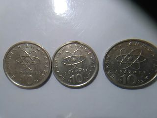 ΣΥΛΕΚΤΙΚΟ 10 ΔΡΑΧΜΕΣ  ΜΕ ΤΟΝ ΔΗΜΟΚΡΙΤΟ ΤΟΥ..... 1988.....90 ,92,,,ΔΗΜΟΠΡΑΣΙΑ