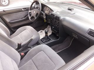Honda Accord 1993-thumb-11