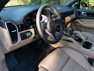 Porsche Cayenne 2020 HYBRID-thumb-6
