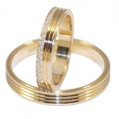 Βέρες χρυσές Κ14 γάμου ή αρραβώνα με λευκά ζιργκόν στην γυναικεία 
Η τιμή αφορά το ζευγάρι σε Νο.52 και Νο.63
Η τιμή μπορεί να μεταβληθεί λόγω του κόστους του χρυσού