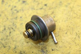ΡΥΘΜΙΣΤΗΣ AUDI A2 A3 TT SEAT CORDOBA TOLEDO INCA IBIZA ALHAMBRA SKODA OCTAVIA FABIA VW PASSAT BORA GOLF BEETLE CADDY T5 037133035C ΠΙΕΣΗΣ ΚΑΥΣΙΜΟΥ ΓΝΗΣΙΟ