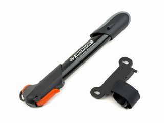Τρόμπα χειρός | Author | AAP Booster | Μαύρο