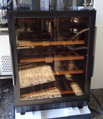Βιτρίνα Συντήρηση Κρασιών Μίας Ζώνης 59,5x59x84 - Καινούργια.