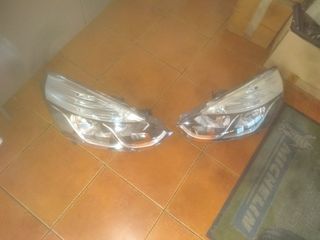 Εμπρός φανάρι από renault clio του 2016