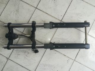 TRIUMPH TT 600 ΜΠΡΟΣΤΙΝΟ ΣΥΣΤΗΜΑ ΚΟΜΠΛΕ