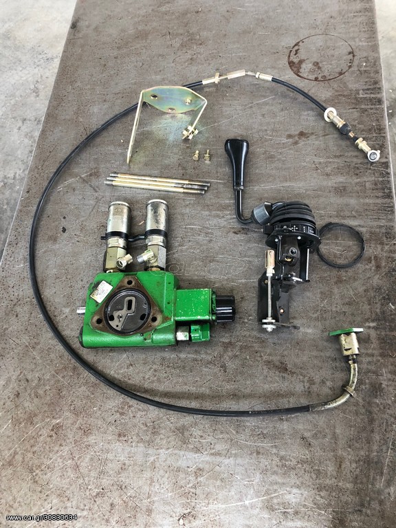 Φορτωτές John Deere 2000 ΧΕΙΡΙΣΤΗΡΙΟ ΜΕ JOYSTICK