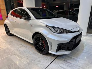 Toyota Yaris 2026 GR-FOUR 4WD-thumb-0