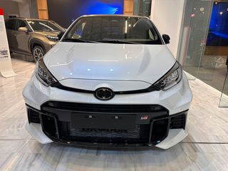 Toyota Yaris 2026 GR-FOUR 4WD-thumb-2