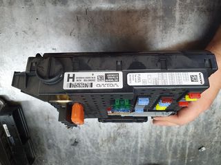 ΑΣΦΑΛΕΙΟΘΗΚΗ  VOLVO S60 S80 V70 XC90 30786646 28080156