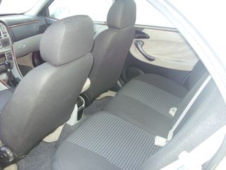 Lancia Lybra 2000-thumb-5