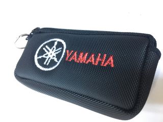 Μπρελόκ - Θήκη Κλειδιών από Μαλακό Ύφασμα με μεγάλο Λογότυπο Yamaha