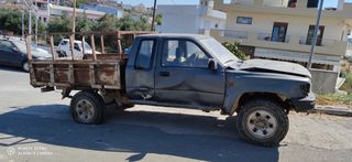 Toyota Hilux 4x4 κώδ. 2L για ανταλλακτικά μόνο σε κομμάτια αποστολή σε όλη την Ελλάδα