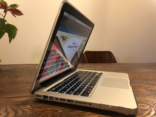 Apple MacBook Pro 13”-thumb-1