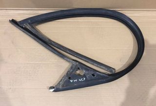 ΤΣΙΜΟΥΧΑ ΠΑΡΑΘΥΡΟΥ ΜΠΡΟΣΤΑ ΔΕΞΙΑ BMW E34 1988-1995