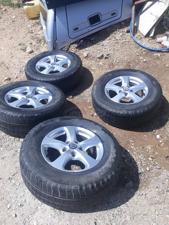 VOLKSWAGEN   AMAROK  2012