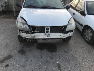 Renault Clio-thumb-1