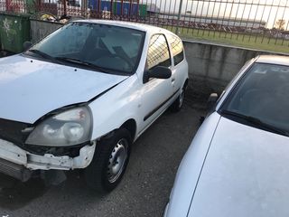 Renault Clio-thumb-2