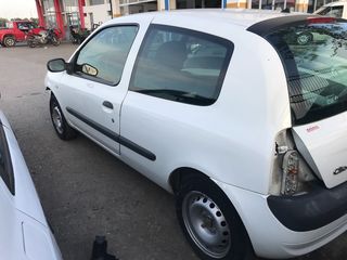 Renault Clio-thumb-4