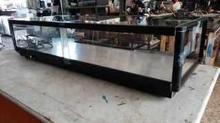 ΤΥΡΟΠΙΤΙΕΡΑ ΕΠΙΤΡΑΠΕΖΙΑ ΜΑΥΡΗ ΧΑΜΗΛΗ ΜΕ ΑΝΤΙΣΤΑΣΗ