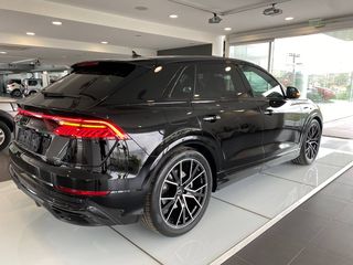 Audi Q8 2022 S LINE-thumb-1