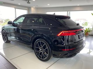 Audi Q8 2022 S LINE-thumb-5