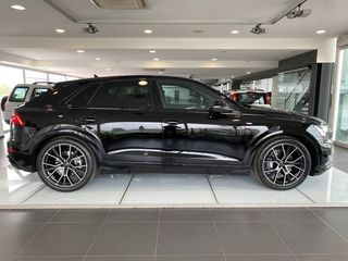 Audi Q8 2022 S LINE-thumb-8
