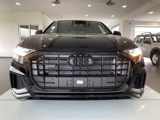 Audi Q8 2022 S LINE-thumb-7