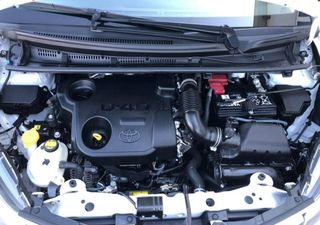 Toyota Yaris 2012-2016-thumb-2