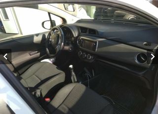 Toyota Yaris 2012-2016-thumb-6