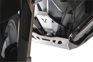 ---Κλειστά έως 21/8/2026--- SW-MOTECH επέκταση ποδιάς κινητήρα MSS.07.781.10100/B μαύρο