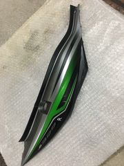 J 300 Kawasaki ουρά δεξιά 
