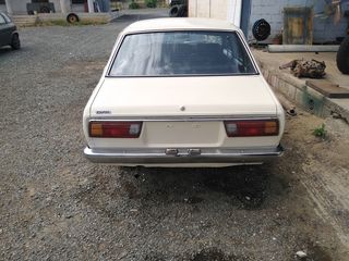 Toyota Corolla 1976-thumb-1