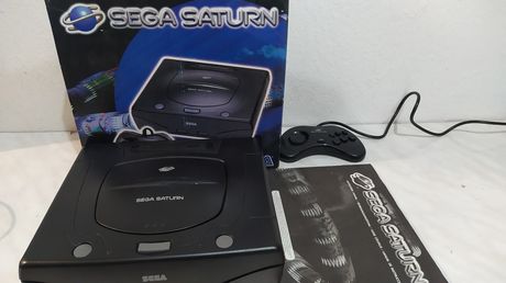 Sega Saturn ΣΤΟ ΚΟΥΤΙ ΤΟΥ, κομπλε, αριστη κατασταση, για συλλεκτη