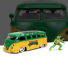 Turtles Leonardo 1962 VW Bus 1:24