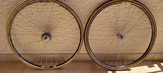 Τροχοι tubular Vintage Campagnolo Omega  με κεντρα shimano 105 και κασετα shimano HG  14-23 7speed