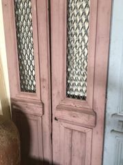 Παλιές ξύλινες πόρτες ελληνικές με κάγκελο-thumb-2
