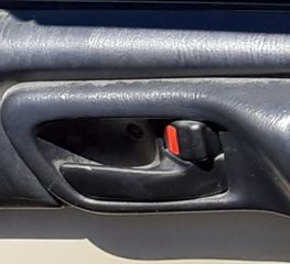 Χερουλι πορτας εσωτερικο πισω δεξιο για toyota carina 