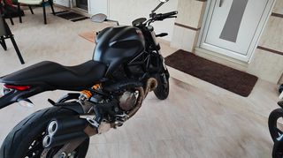 Ducati Monster 821 2015-thumb-4
