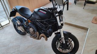 Ducati Monster 821 2015-thumb-6
